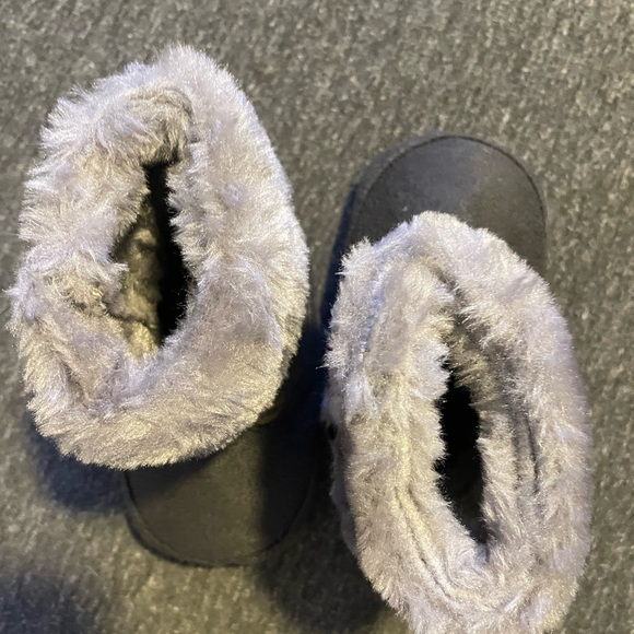 Baby boots gray and gold NEW - Picture 2 of 3